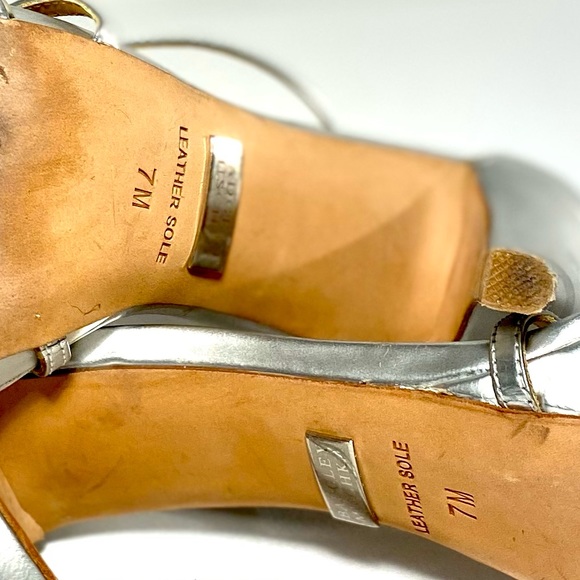 Badgley Mischka Lillian Strappy Ankle Strap Sandals Silver Metallic Leather 7M - Picture 8 of 15